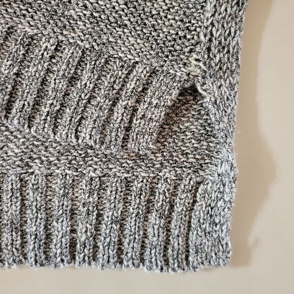 Maurices Women's Deep V-neck Long Sleeve Drop-tail Sweater - Picture 8 of 13